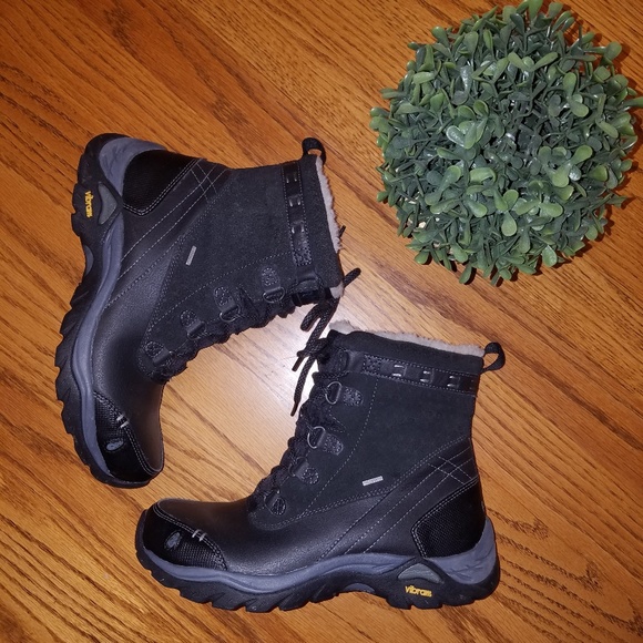 ahnu vibram boots